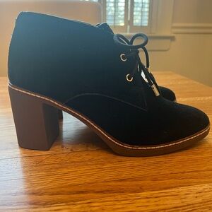 Tory Burch Black Hilary Shearling Lined Suede Booties Size 8